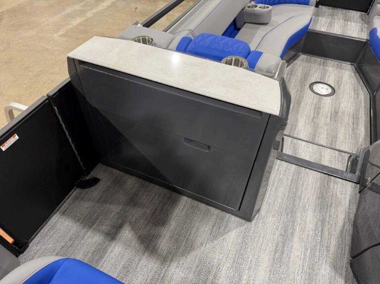 2026 Bennington 25RTSB - Blackout US-ETWS7708H526 [photo 15]